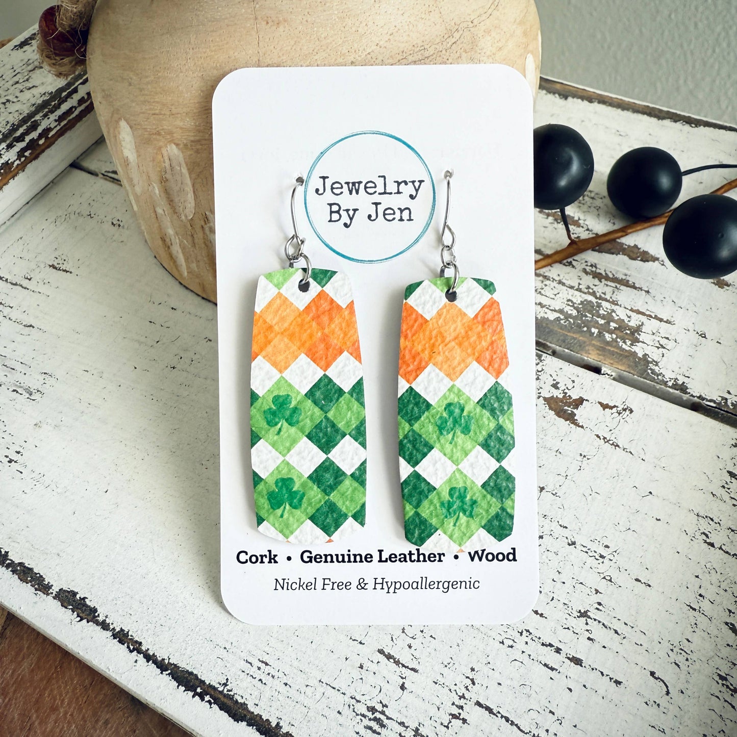 Medium Bar: Green/Orange/White