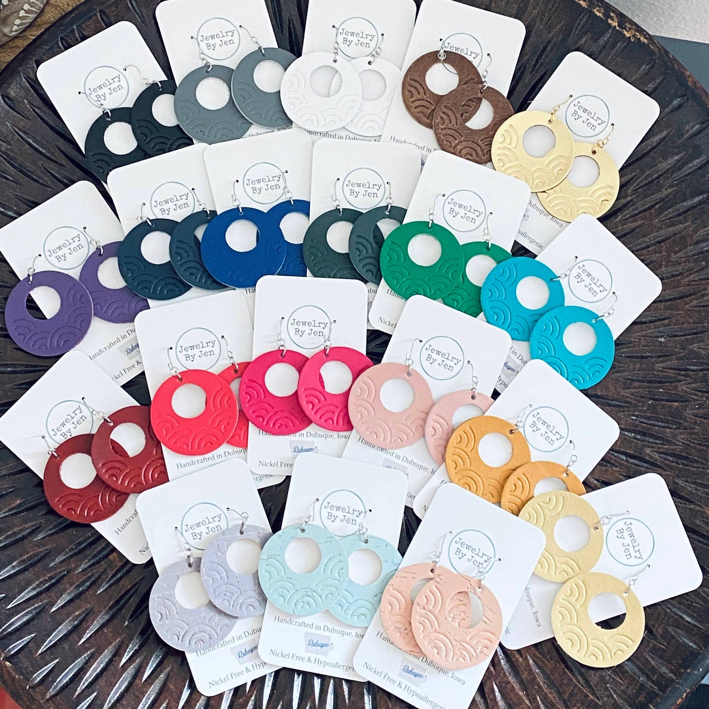 Embossed Medium Rainbow Circle: Pale Yellow