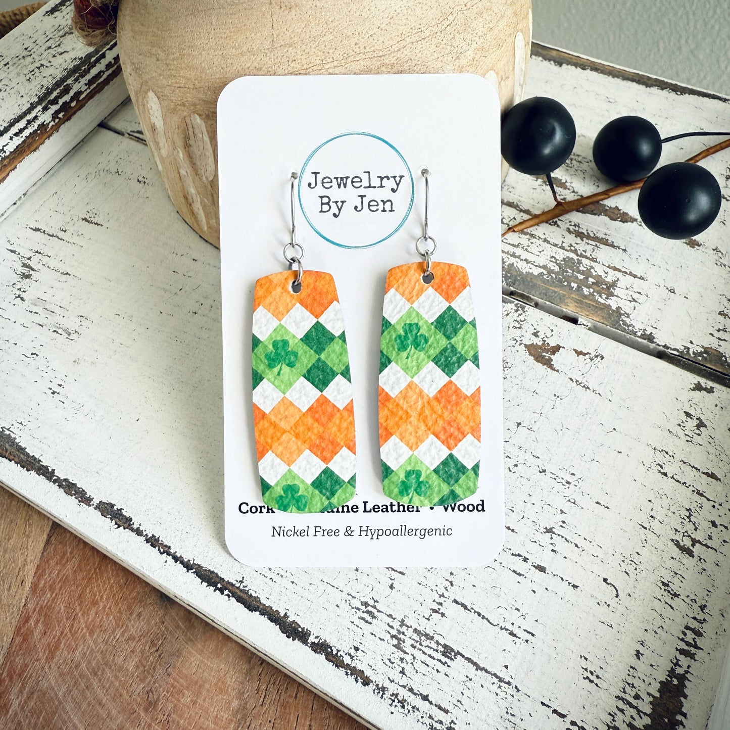 Medium Bar: Green/Orange/White