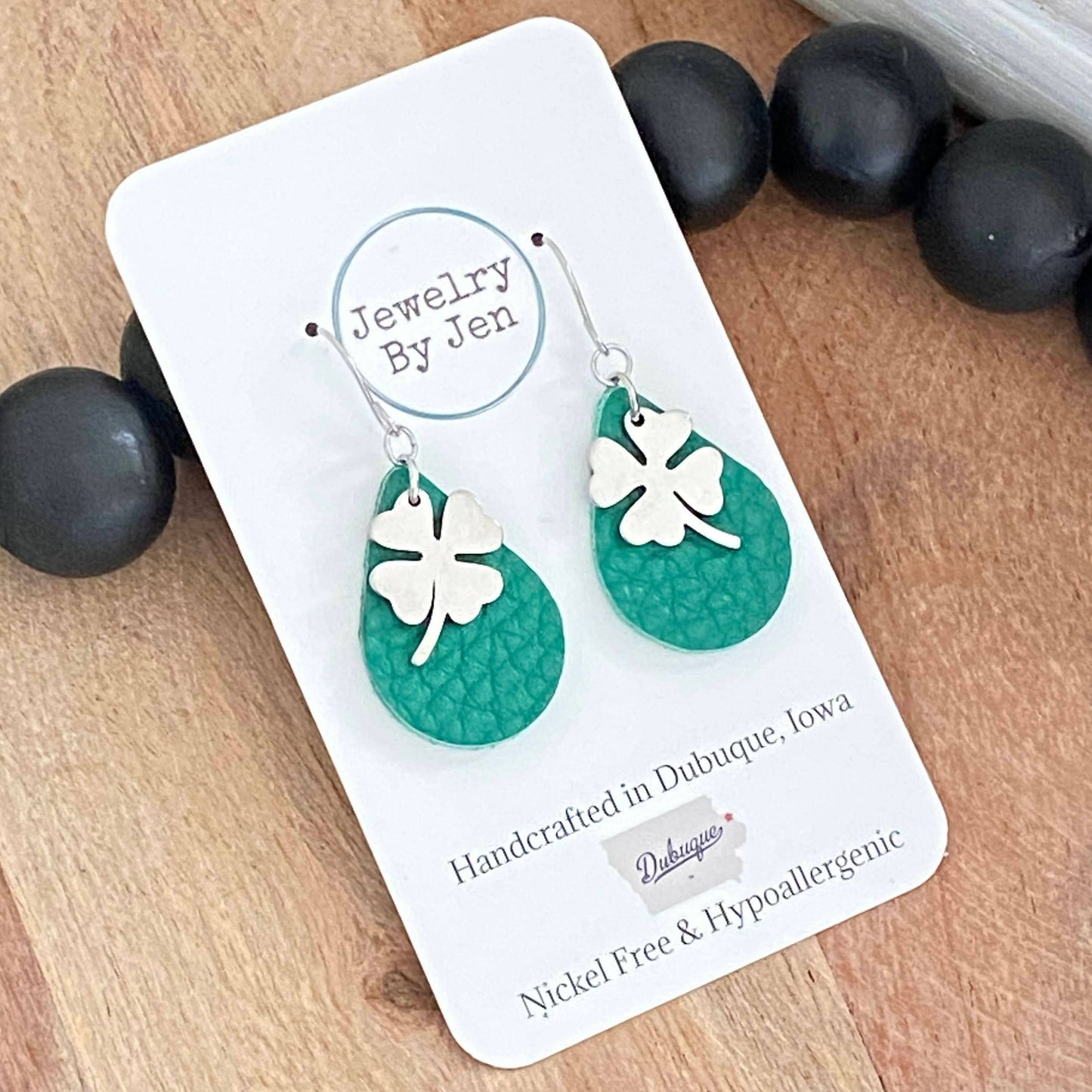 Small Teardrop: Green w/Shamrock Charm