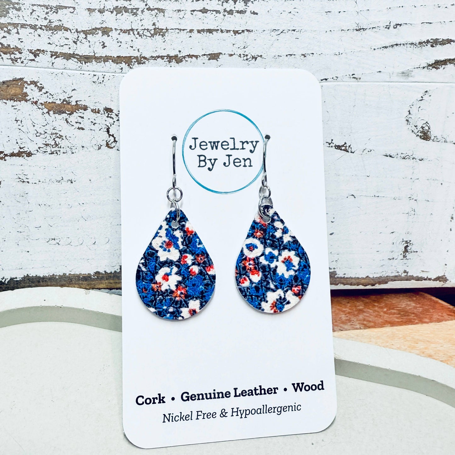 Small Teardrop: Patriotic Garden