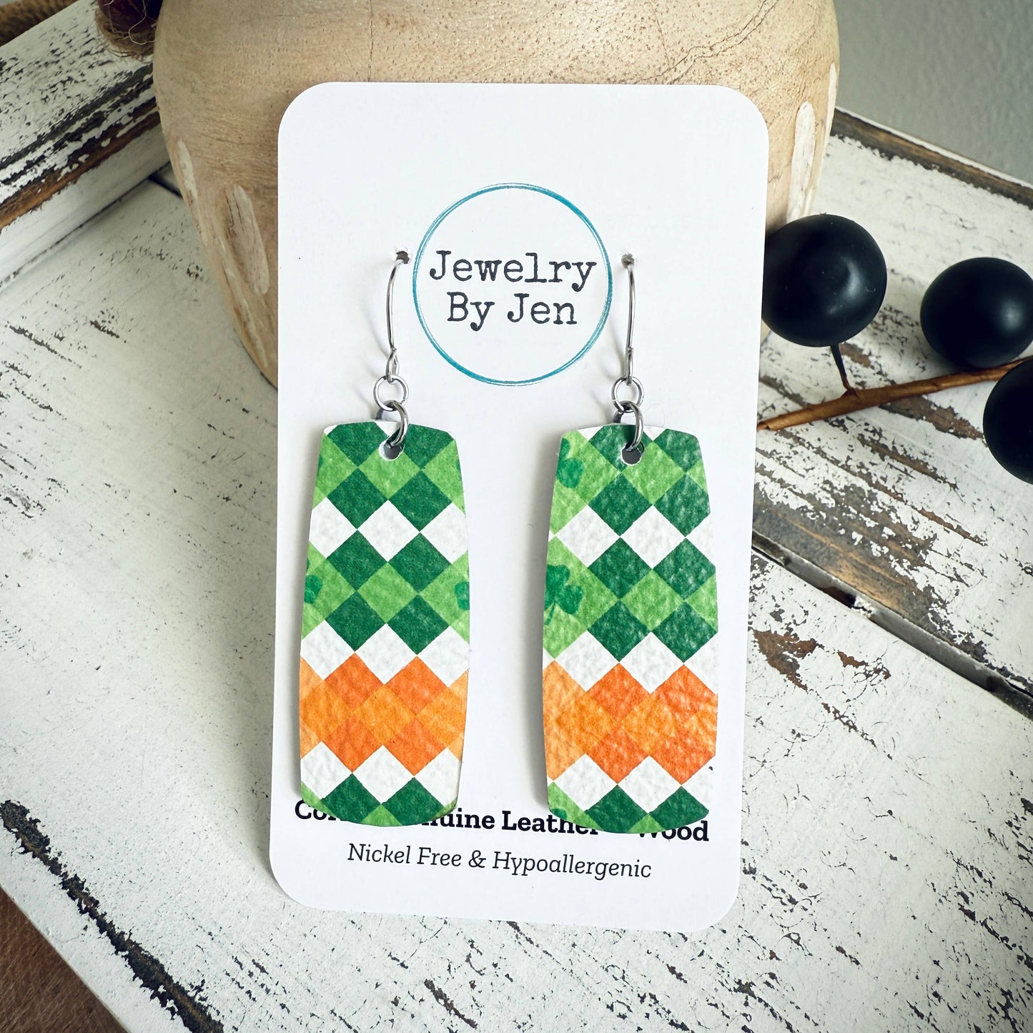 Medium Bar: Green/Orange/White